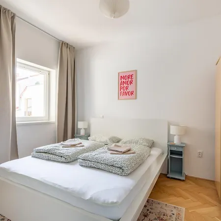 Spacious And Freshly Renovated