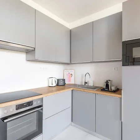 Spacious And Freshly Renovated