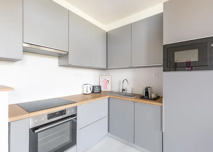 Spacious And Freshly Renovated