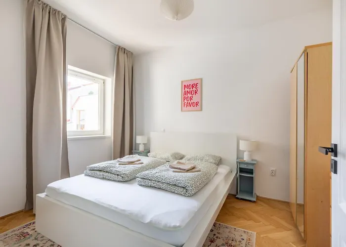 Spacious And Freshly Renovated