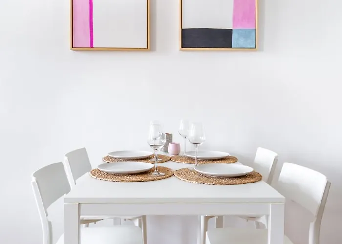 Spacious And Freshly Renovated Apartament