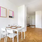 Spacious And Freshly Renovated * Budapeste